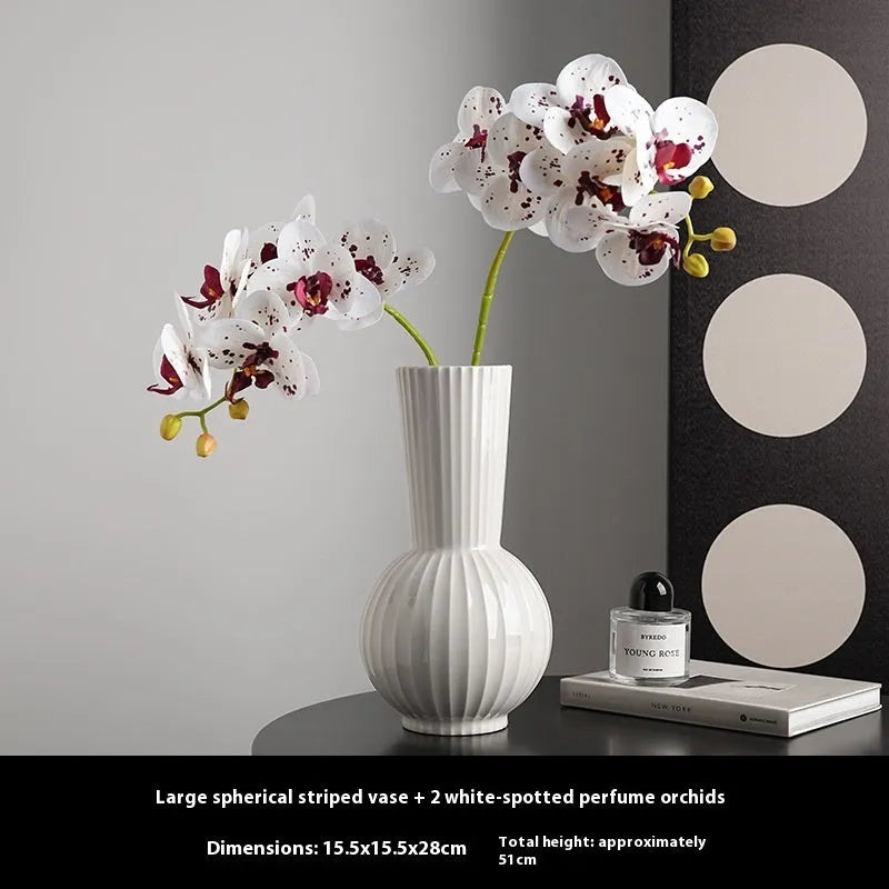 White striped ceramic ball vase with American country design for table decoration