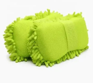 Silvery green car wash sponge measuring 14cm by 25cm with chenille and microfiber construction