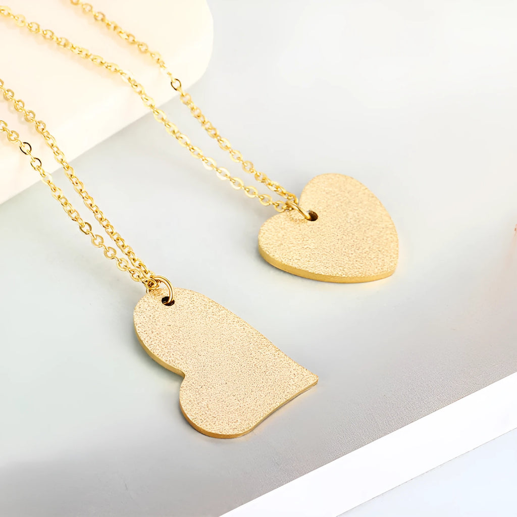 Geometric heart-shaped titanium steel pendant necklace in minimalist Japanese-South Korean style