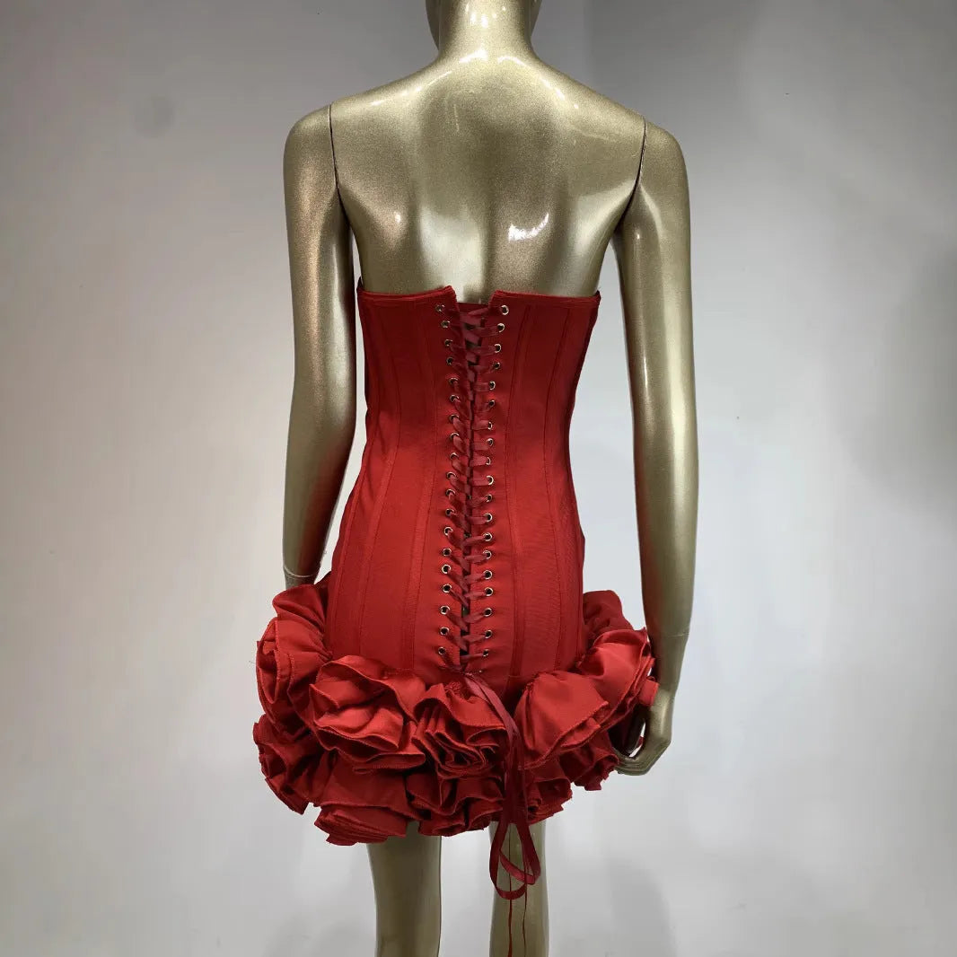 Solid colour women's dress in urban style, shown in red, white or black, with a mid waist design.