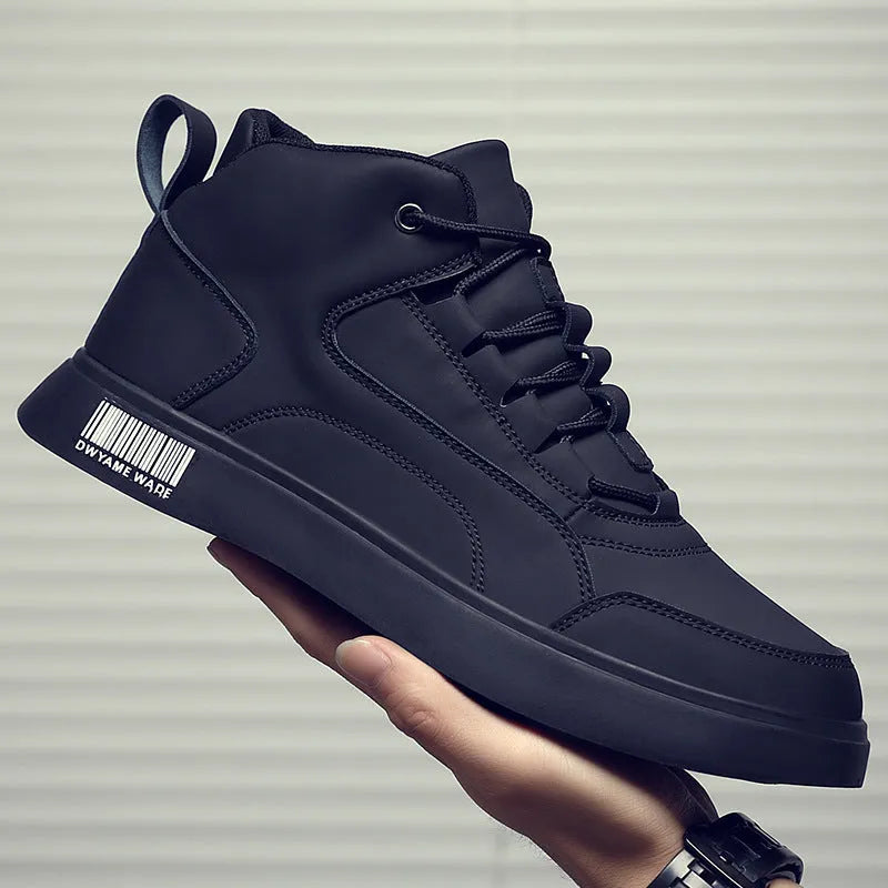 Men's white low-top board shoes with microfiber upper and rubber sole, lace-up front closure