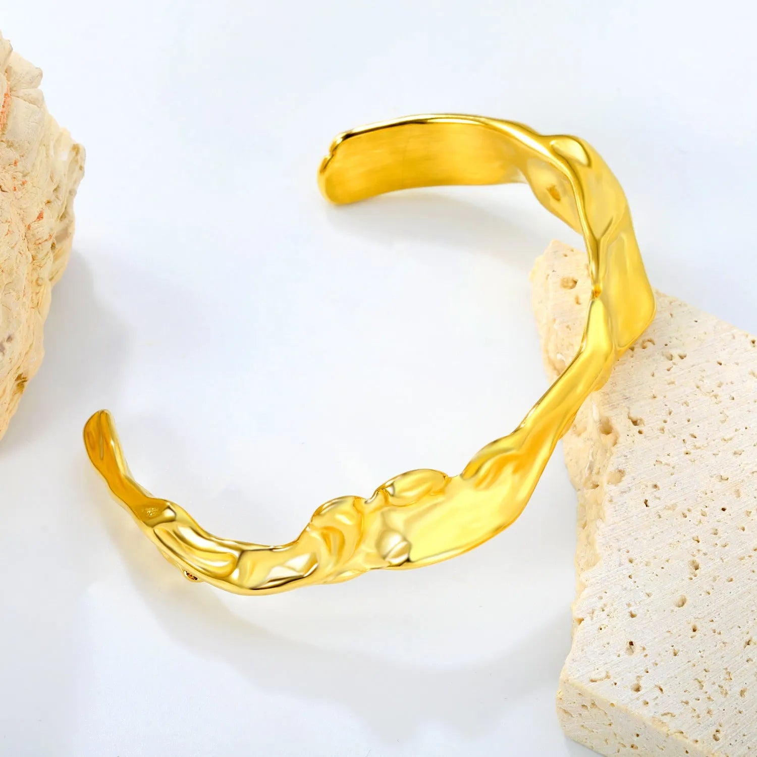Women's stainless steel bracelet with European styling in gold and silver tone options