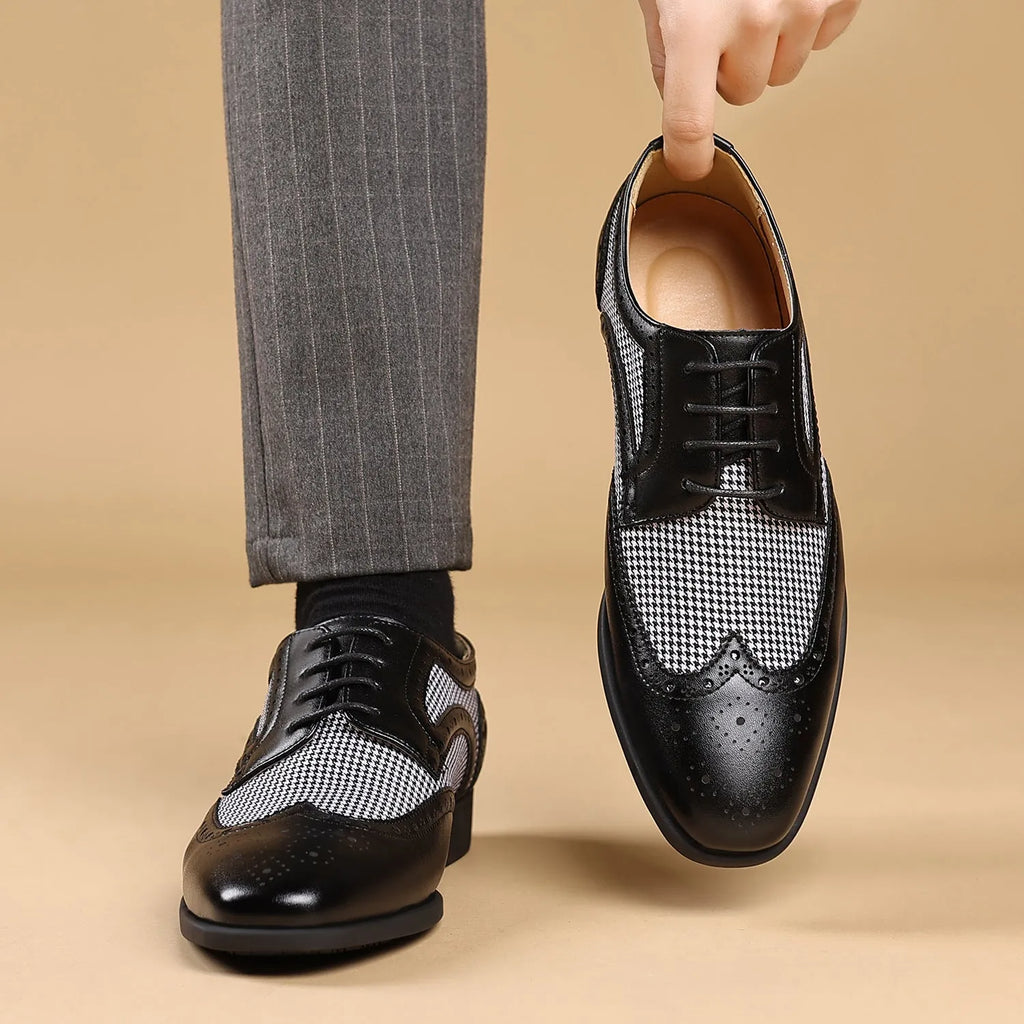 Men's imitation houndstooth plaid casual shoes with square toe and lace-up design.