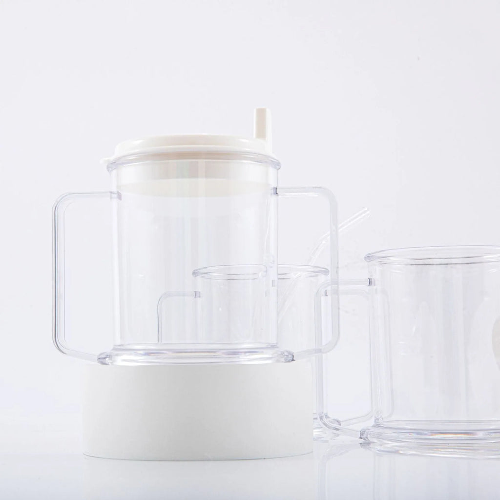 Transparent PP plastic drinking cup with spill-proof features showing clear liquid visibility