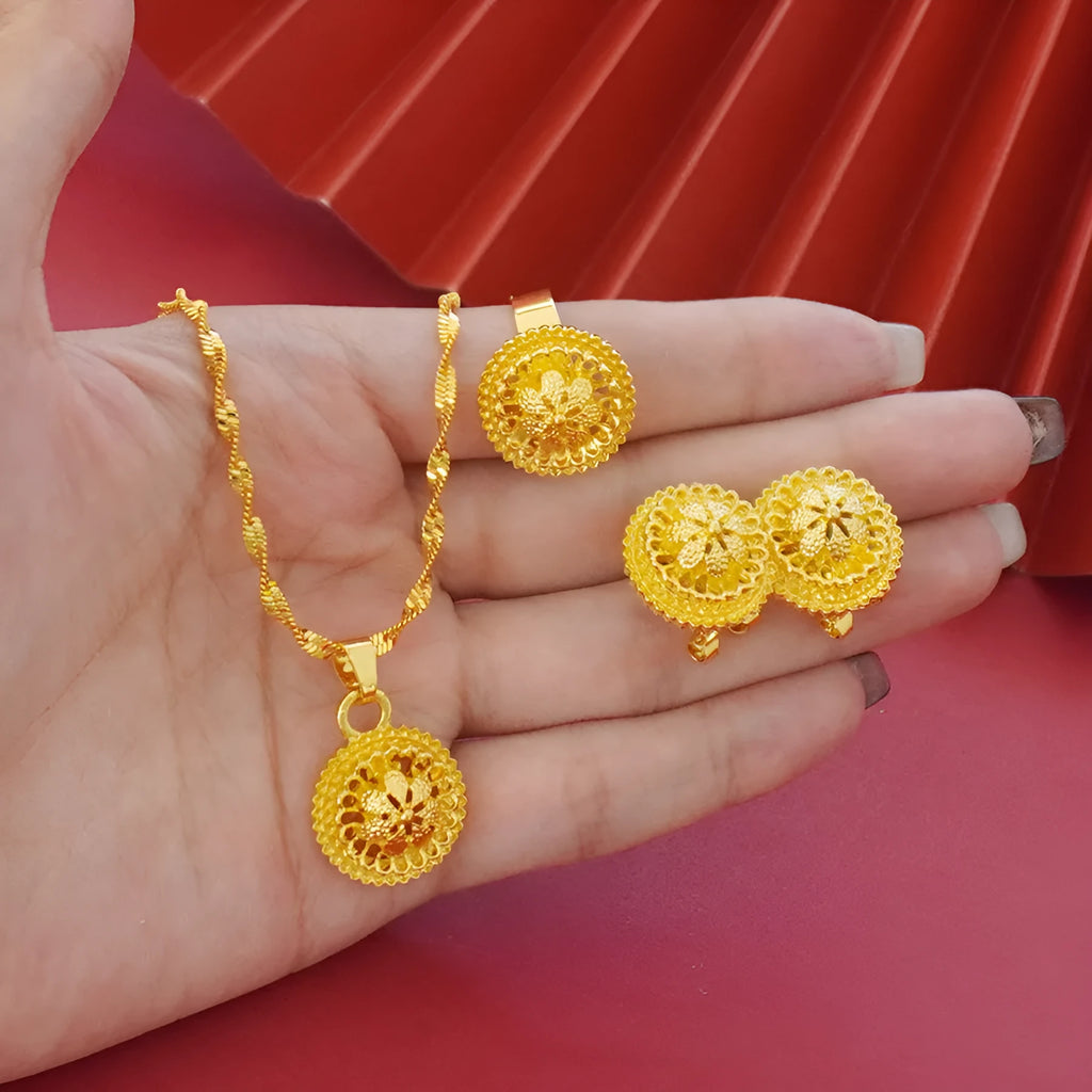 Gold-plated three-piece jewellery set with floral pendant necklace, matching ring and earrings