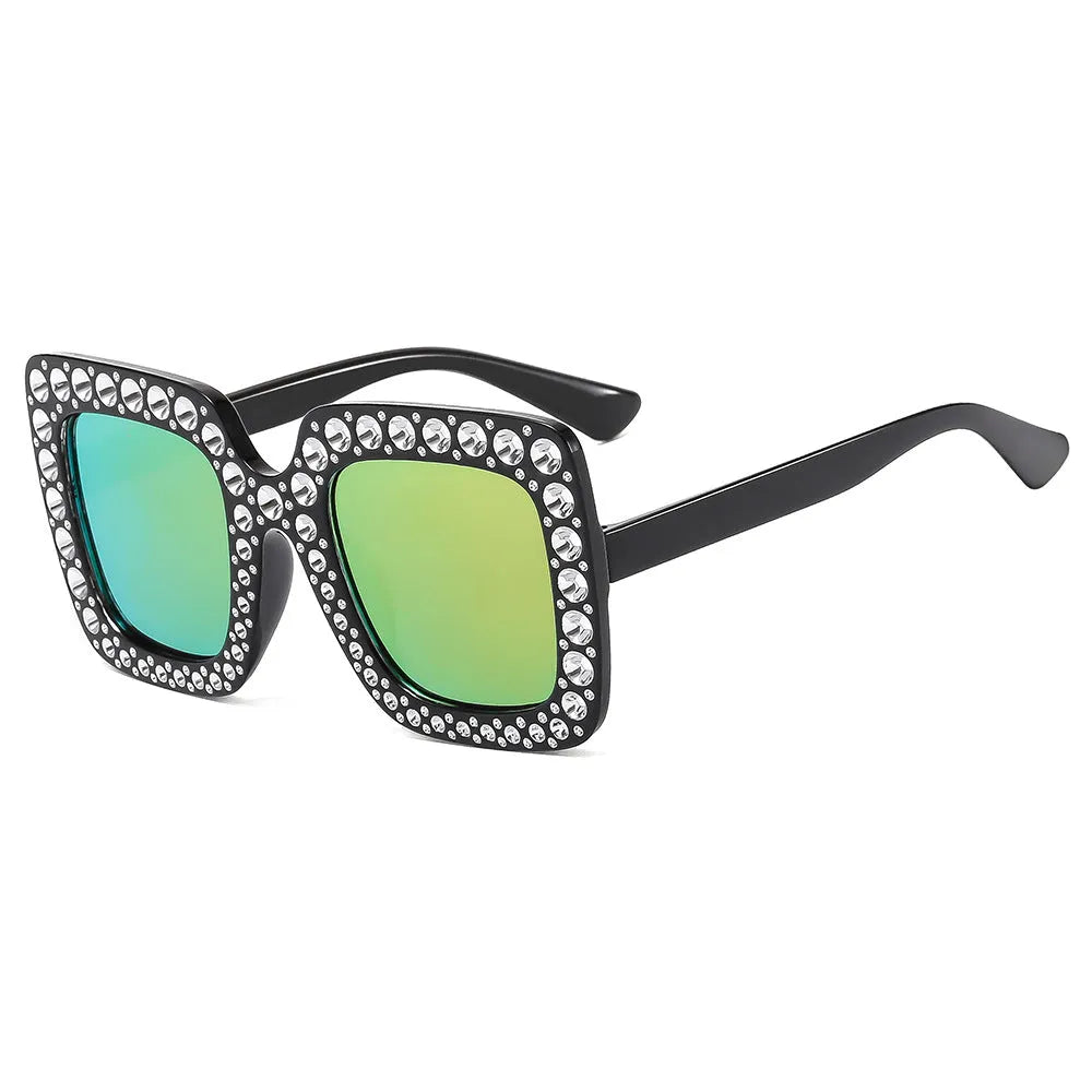 Plastic box fashion sunglasses with black frame grey piece colour personality style design