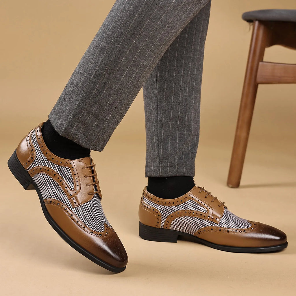 Men's imitation houndstooth plaid casual shoes with square toe and lace-up design.