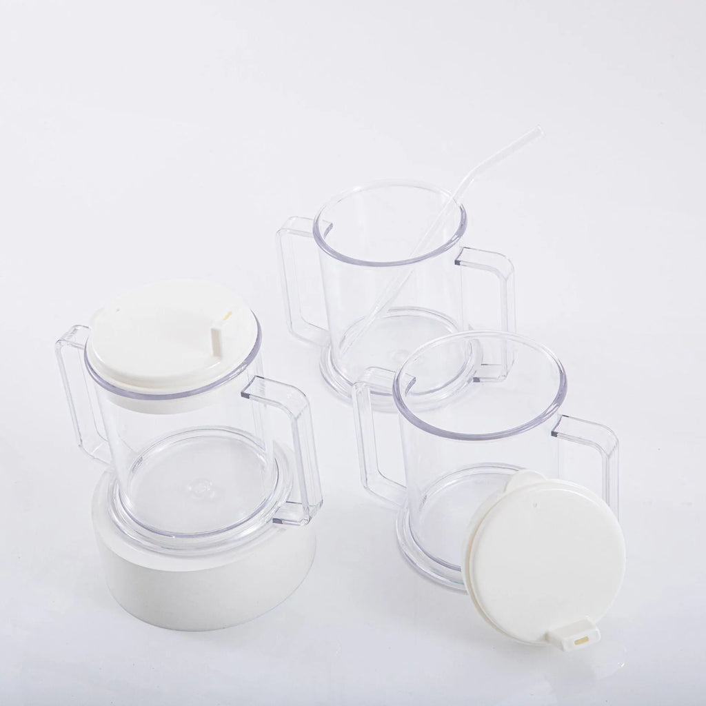 Transparent PP plastic drinking cup with spill-proof features showing clear liquid visibility