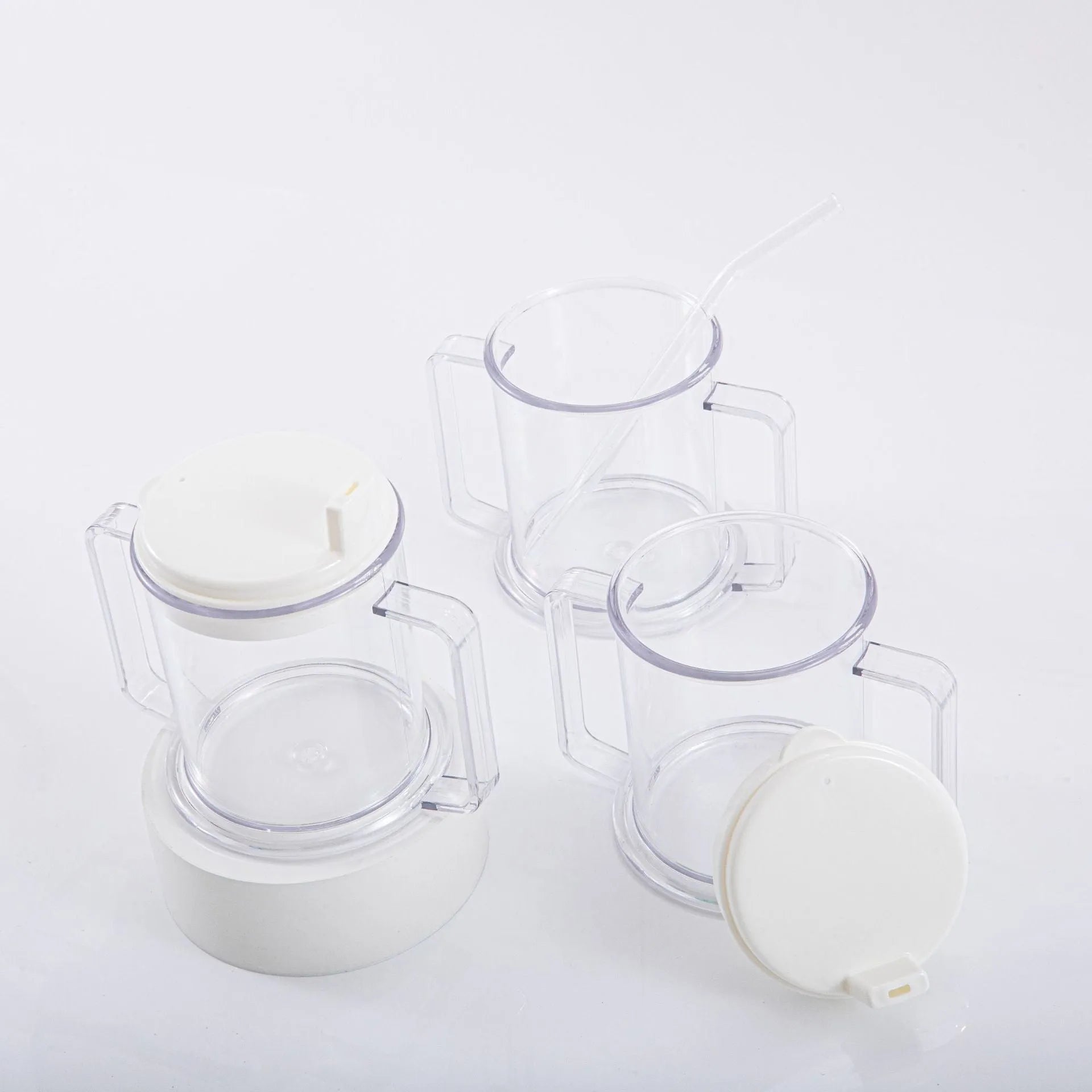 Transparent PP plastic drinking cup with spill-proof features showing clear liquid visibility