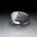 Men's geometric wolf head ring in silver alloy with retro styling