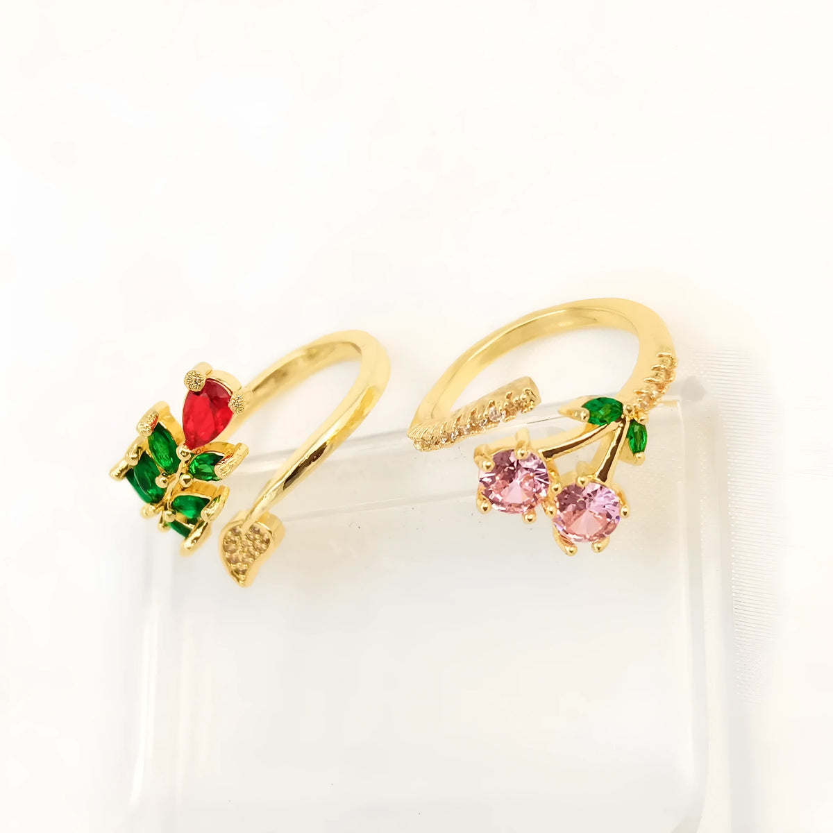 Women's copper open ring with leaf geometric pattern and gold zircon detailing in national style split-ring design