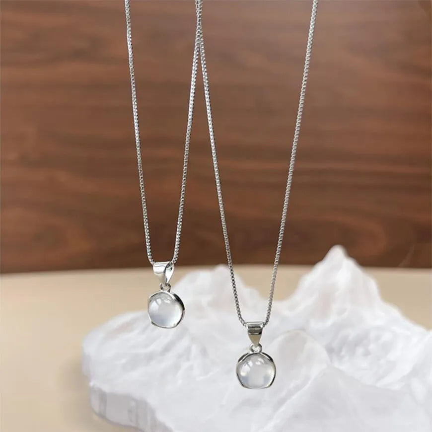 Women's Korean-style simple oval pendant necklace with artificial crystal and adjustable box chain in moon light colour