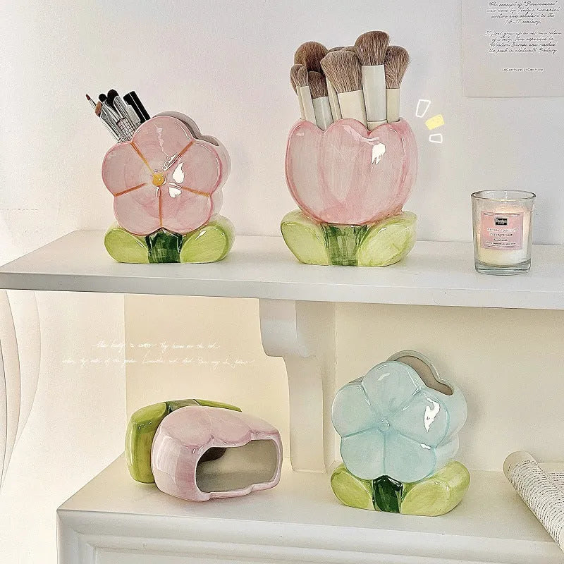 Ceramic flower pen holder box in floral design, dimensions 11.8x5.8x10cm