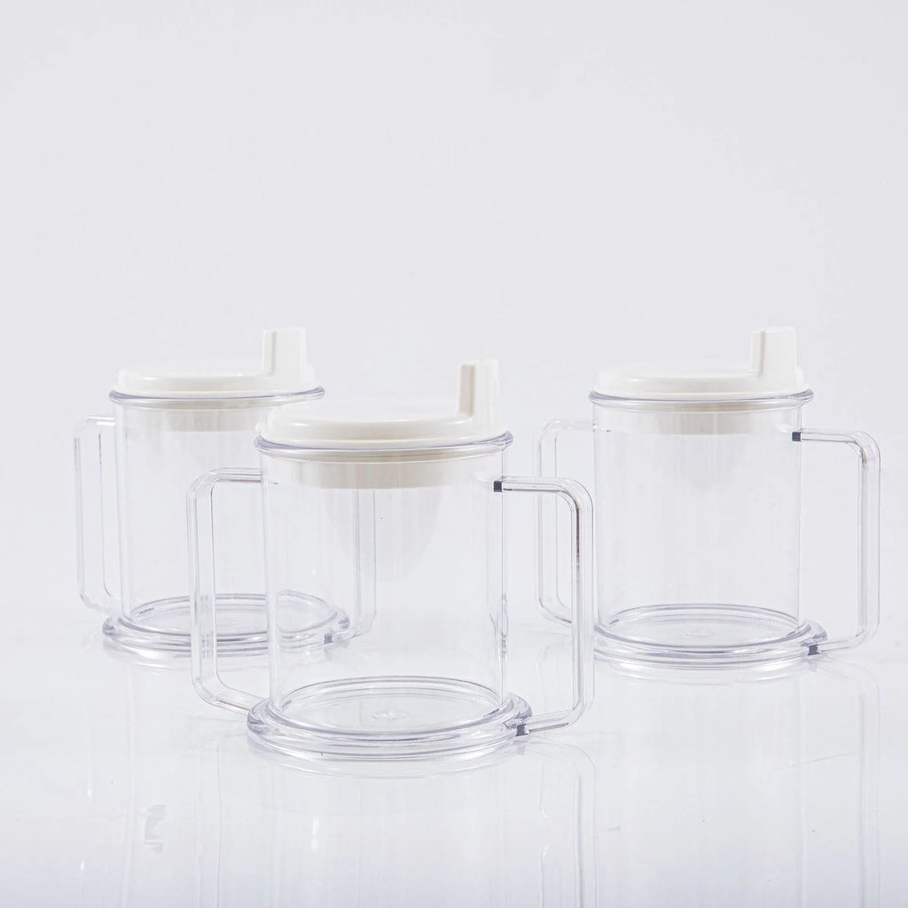 Transparent PP plastic drinking cup with spill-proof features showing clear liquid visibility