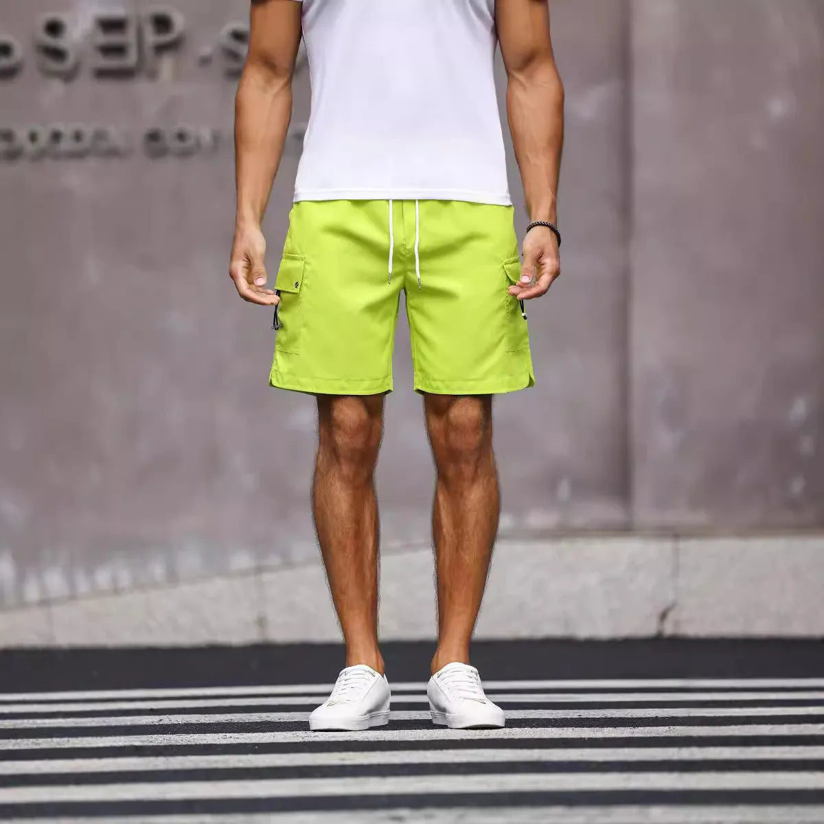 Men's loose workwear shorts in straight-leg street style with micro-elastic waistband