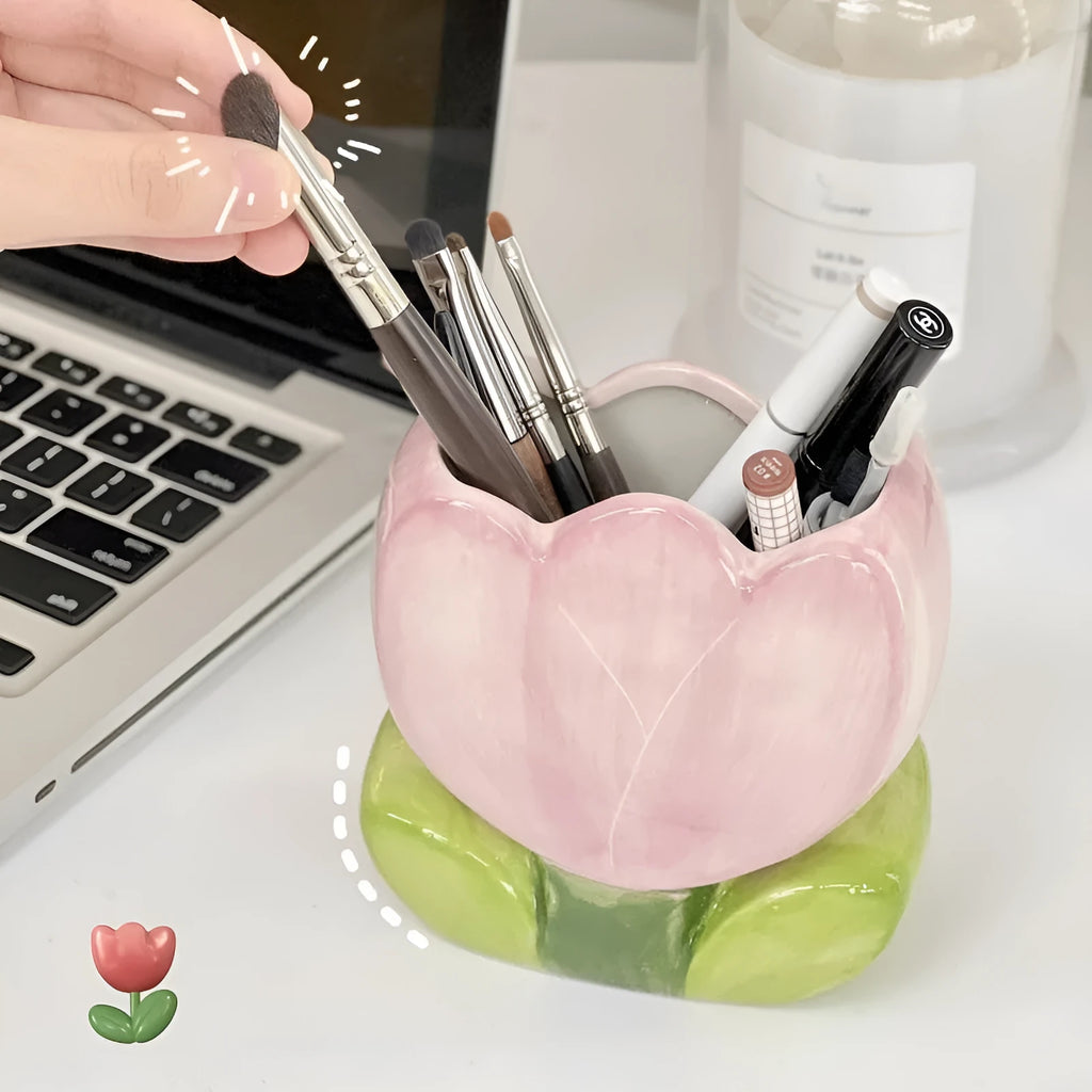 Ceramic flower pen holder box in floral design, dimensions 11.8x5.8x10cm
