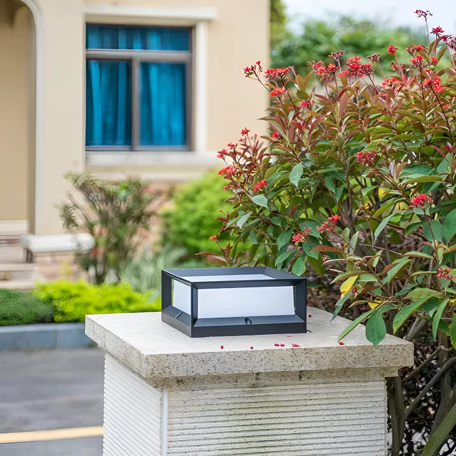 Aluminium solar LED column light for outdoor wall mounting with waterproof IP54 rating