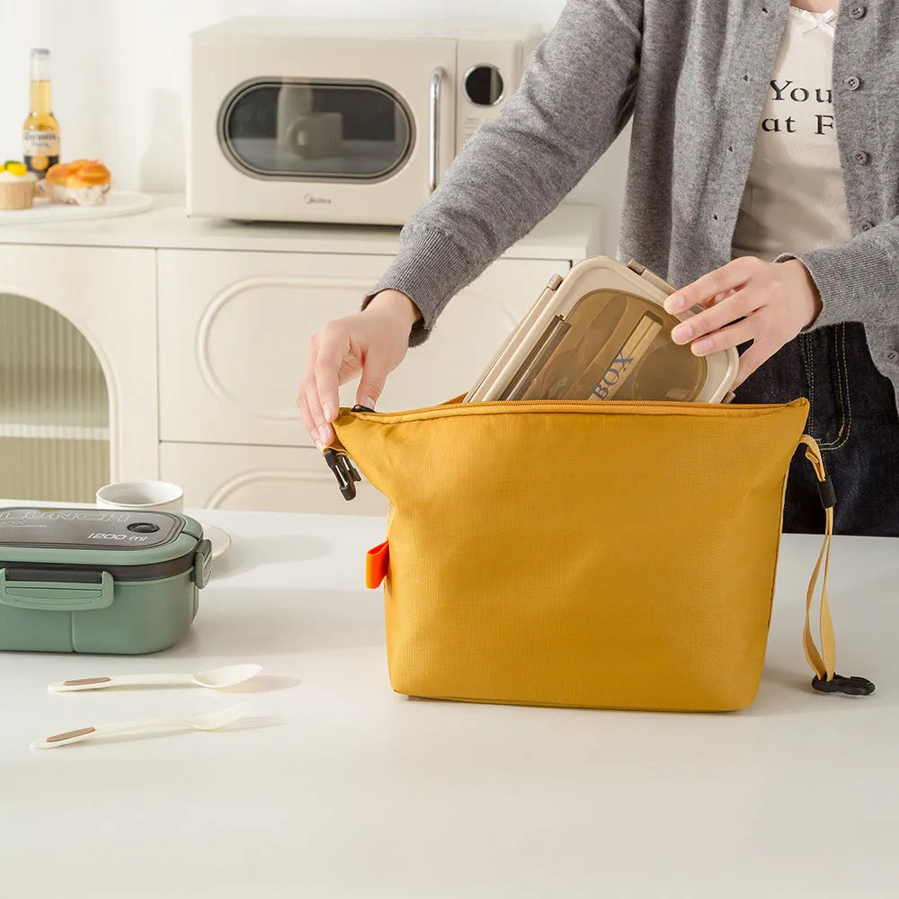 Japanese style insulated bag in Oxford cloth with 24cm by 14cm base