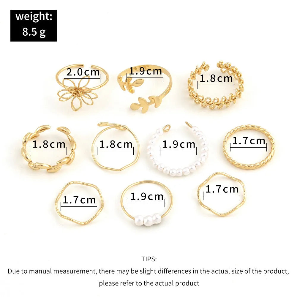 Women's gold coloured openwork flower ring with glossy electroplated finish