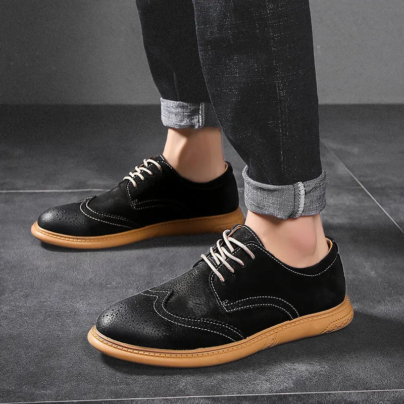 Men's business leather shoes in cowhide with lace-up design and rubber soles
