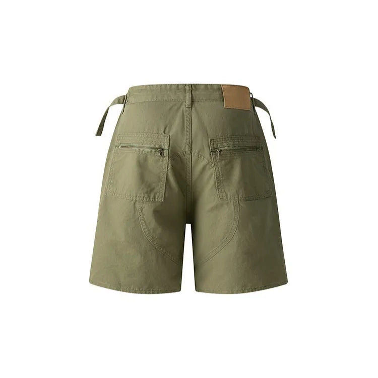 Retro workwear shorts in washed cotton cloth with zipper fastening and loose fifth pants length fit