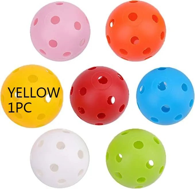 Multi-colour golf practice balls on 26-hole putting mat with net pocket packaging