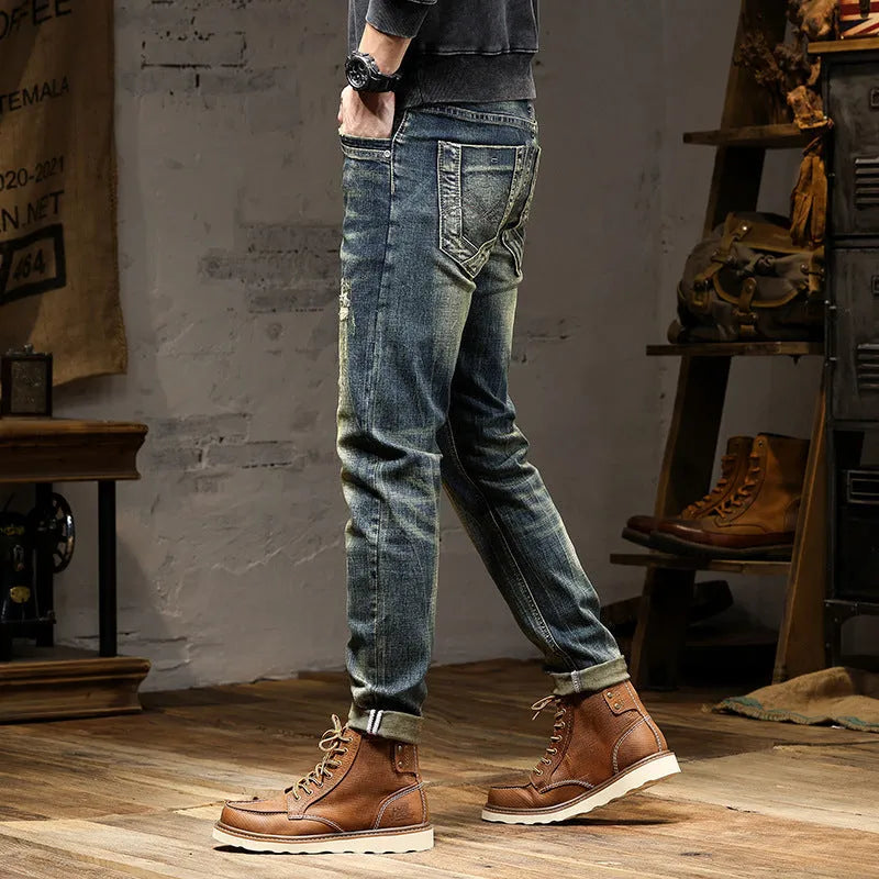 Men's skinny jeans in retro colour with zip fly and stretch denim fabric