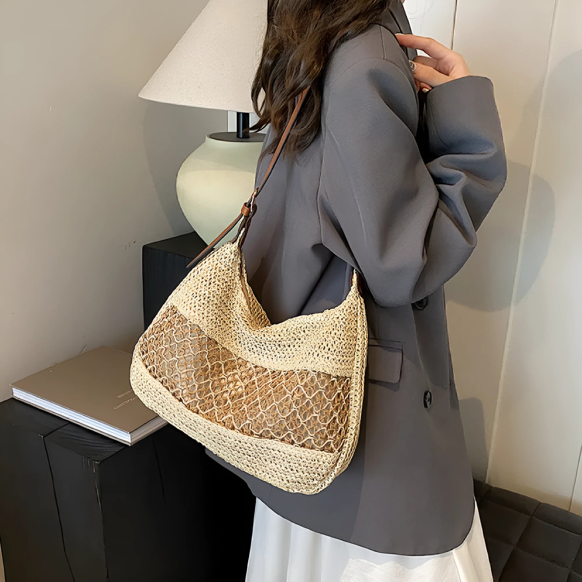 Women's straw cross body bag with sandwich pockets in khaki colour