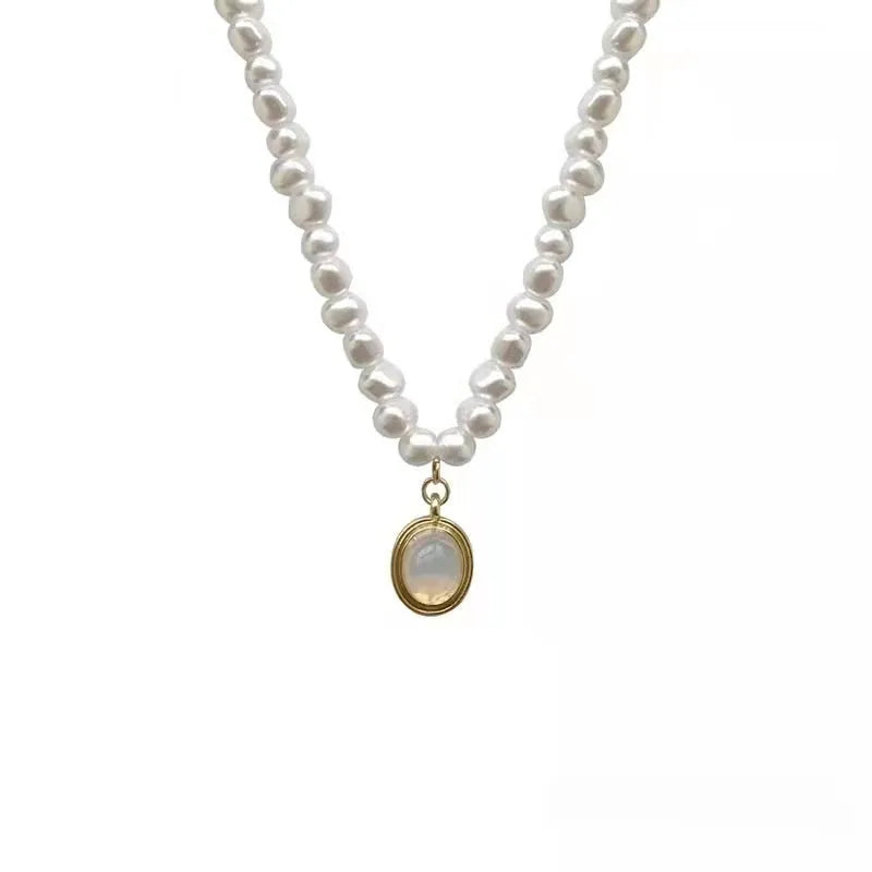 Adjustable vintage pearl necklace with geometric alloy pendant, chain length 21-50cm