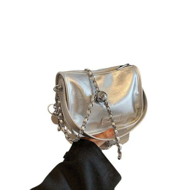 Korean style casual shoulder bag in PU, 19.5 x 15 x 9 cm, single strap, sandwich pocket, shown in white red black silver