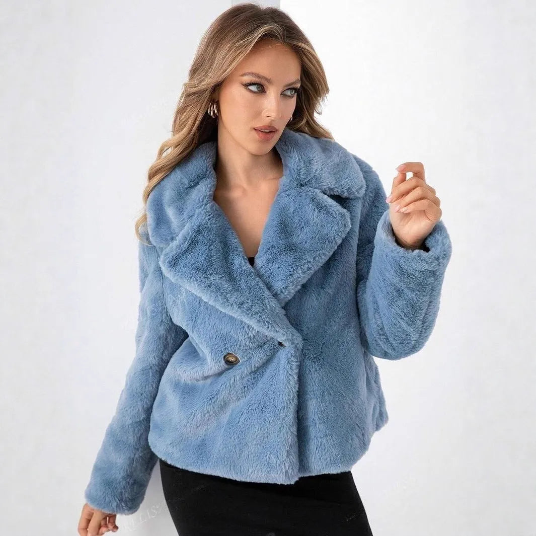 Women's loose short faux fur coat in rose red with regular sleeves