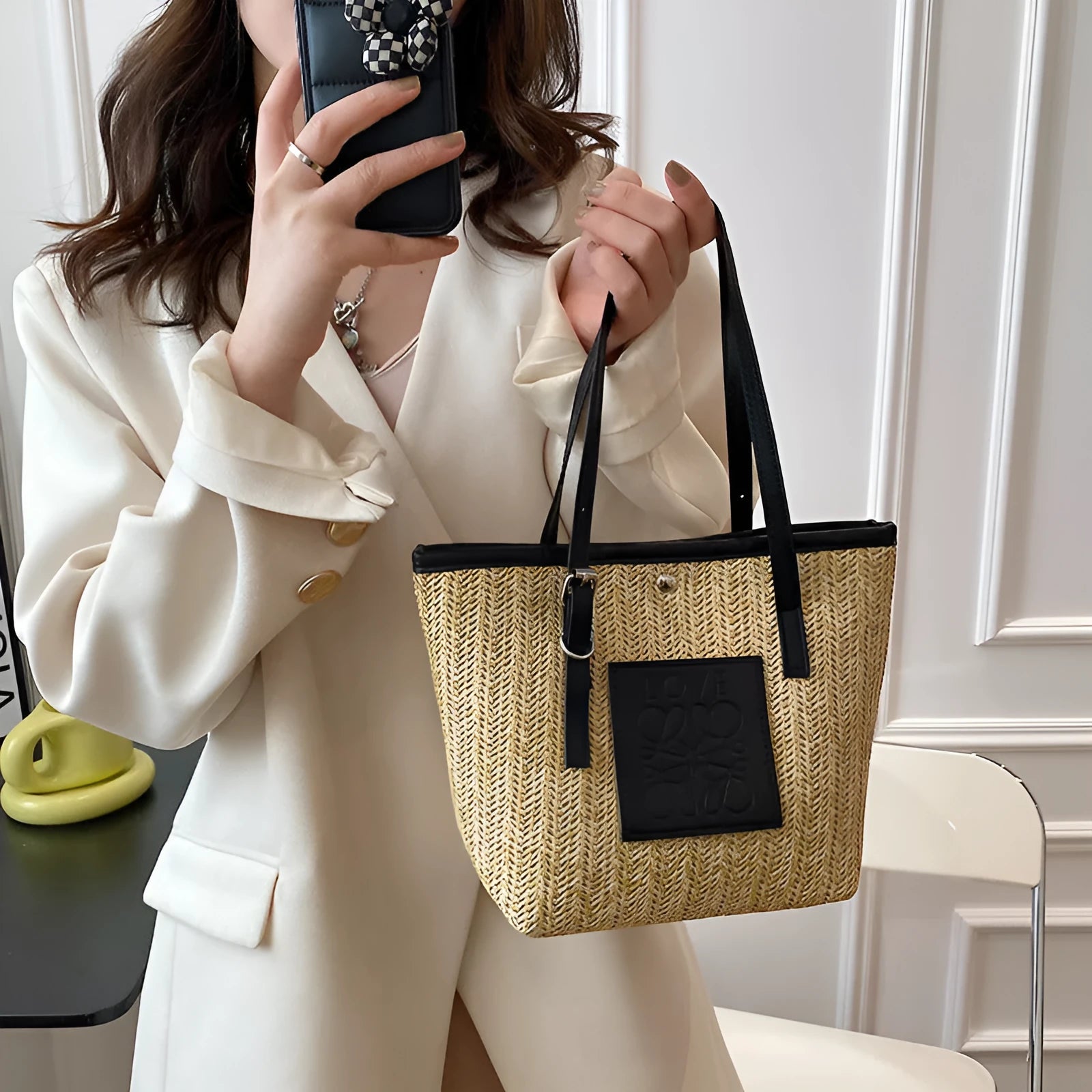 Straw woven women's shoulder bag in European retro style with three-dimensional pocket