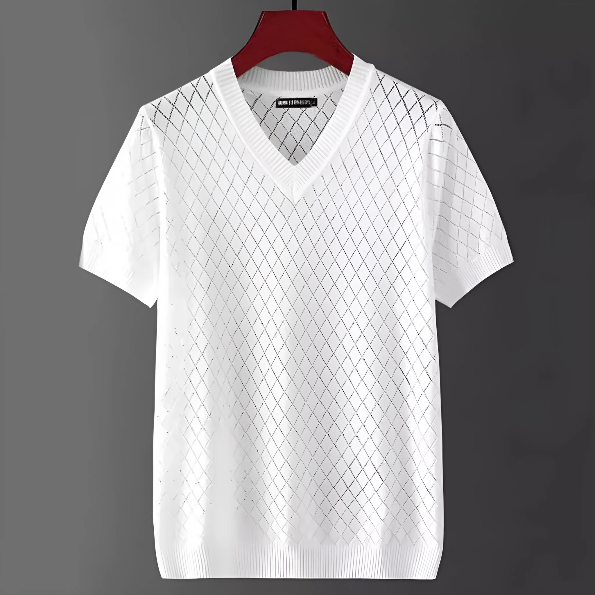 Men's ice silk summer t-shirt in white or black with V-neck or round neck Korean style