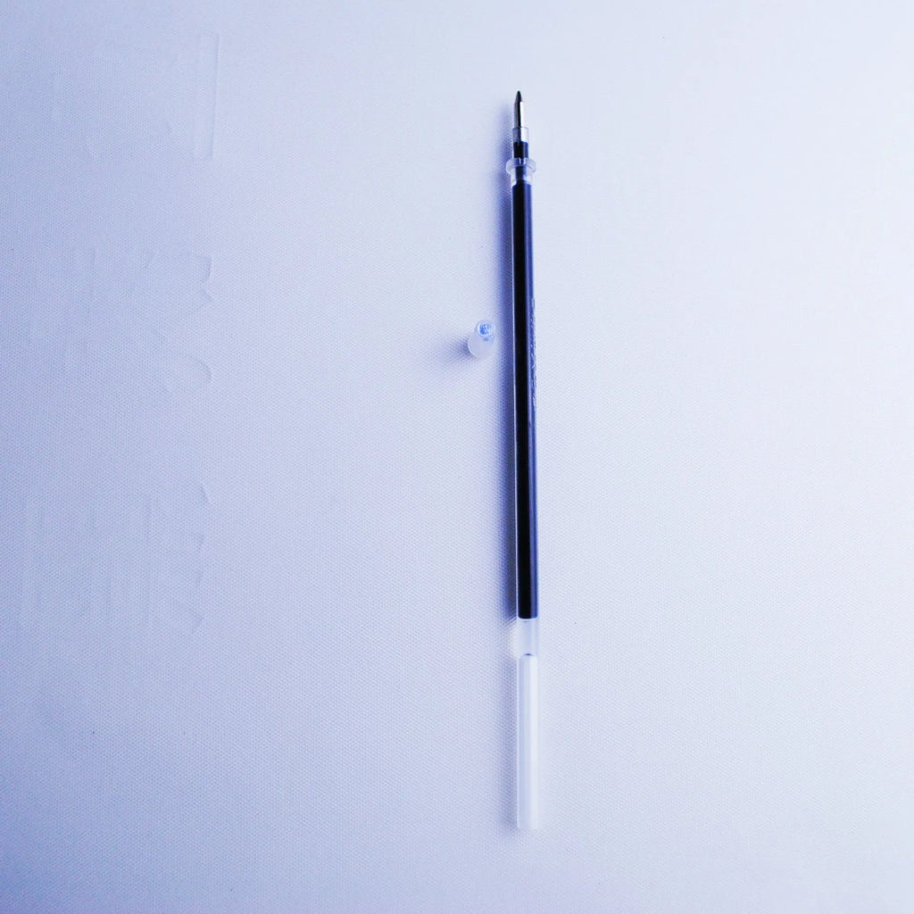 Portable fading ink pen set showing 0.5mm tip, blue refills, and plastic body measuring 130mm