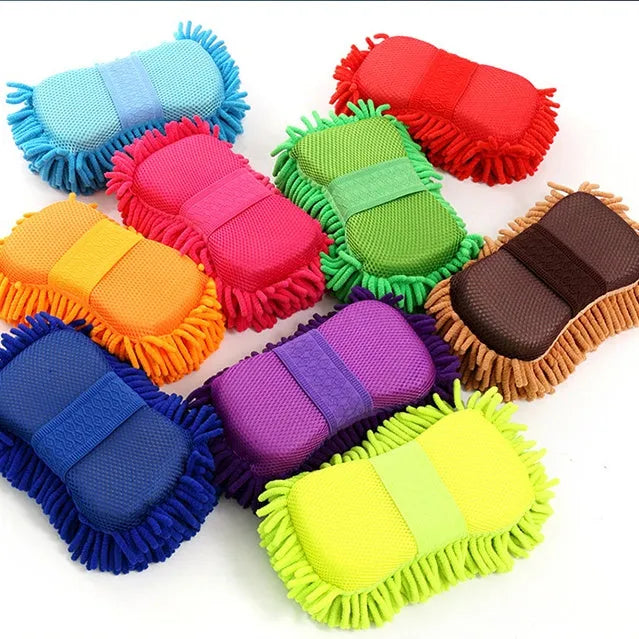Silvery green car wash sponge measuring 14cm by 25cm with chenille and microfiber construction