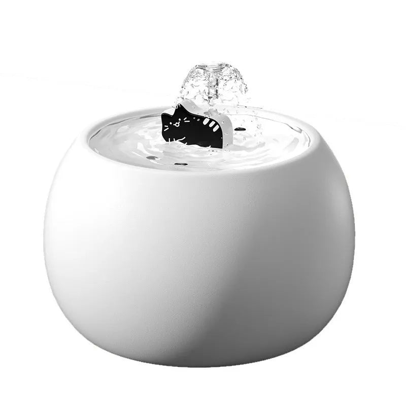 Cartoon kitty ceramic pet water fountain in white or black, 1L or 1.5L, for cats and small dogs.