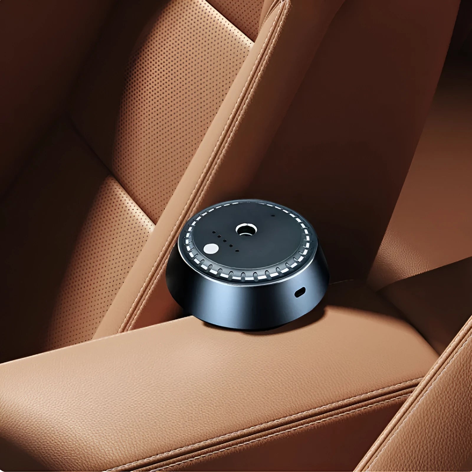 Black metal USB rechargeable car aroma diffuser with compact design and timing function