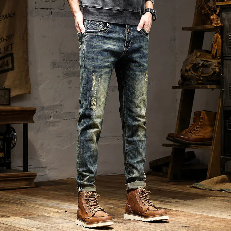 Men's skinny jeans in retro colour with zip fly and stretch denim fabric