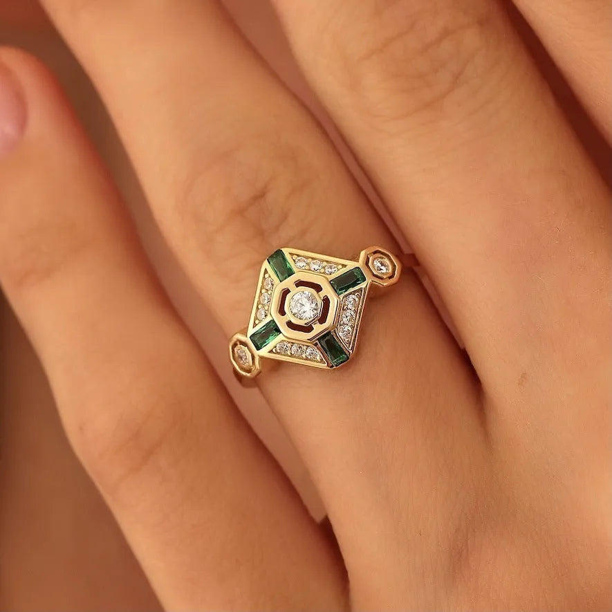 Square geometric emerald colour ring for women in electroplated Lvzuan finish