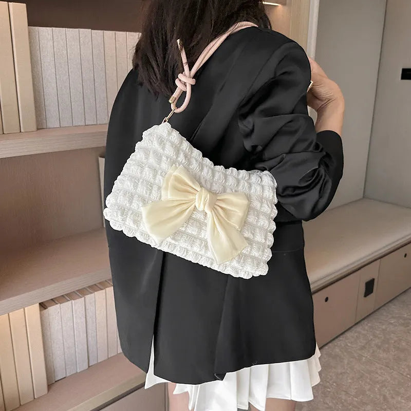 Women's casual canvas one-shoulder handbag in horizontal square shape with internal phone compartment