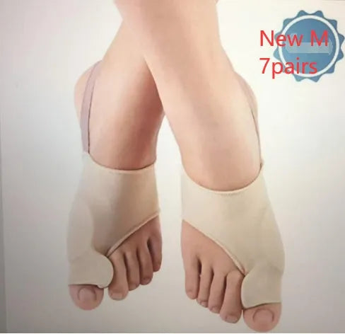 Corrective toe socks with gel bunion pad and silicone toe separator in three sizes