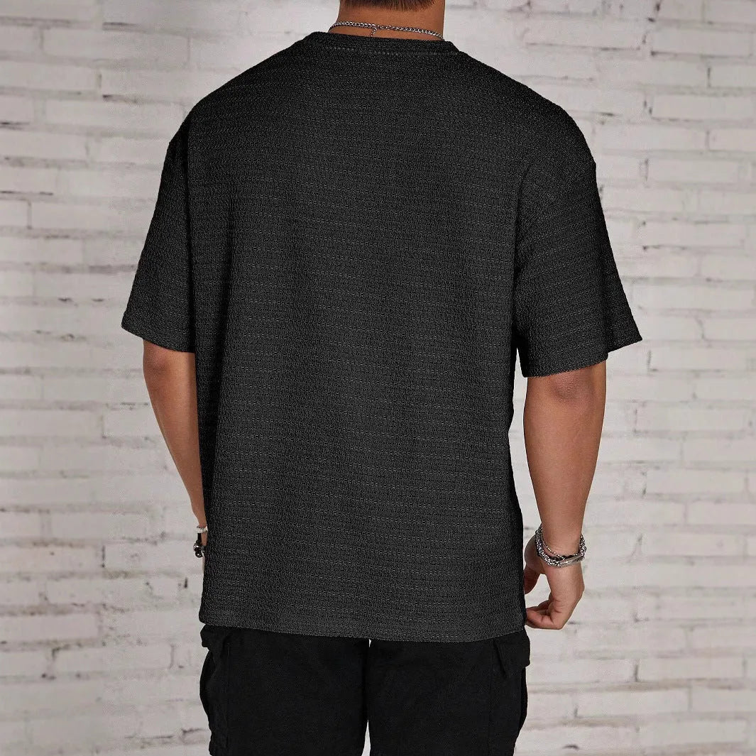 Men's loose round neck T-shirt in solid colour with slim fit and short sleeves