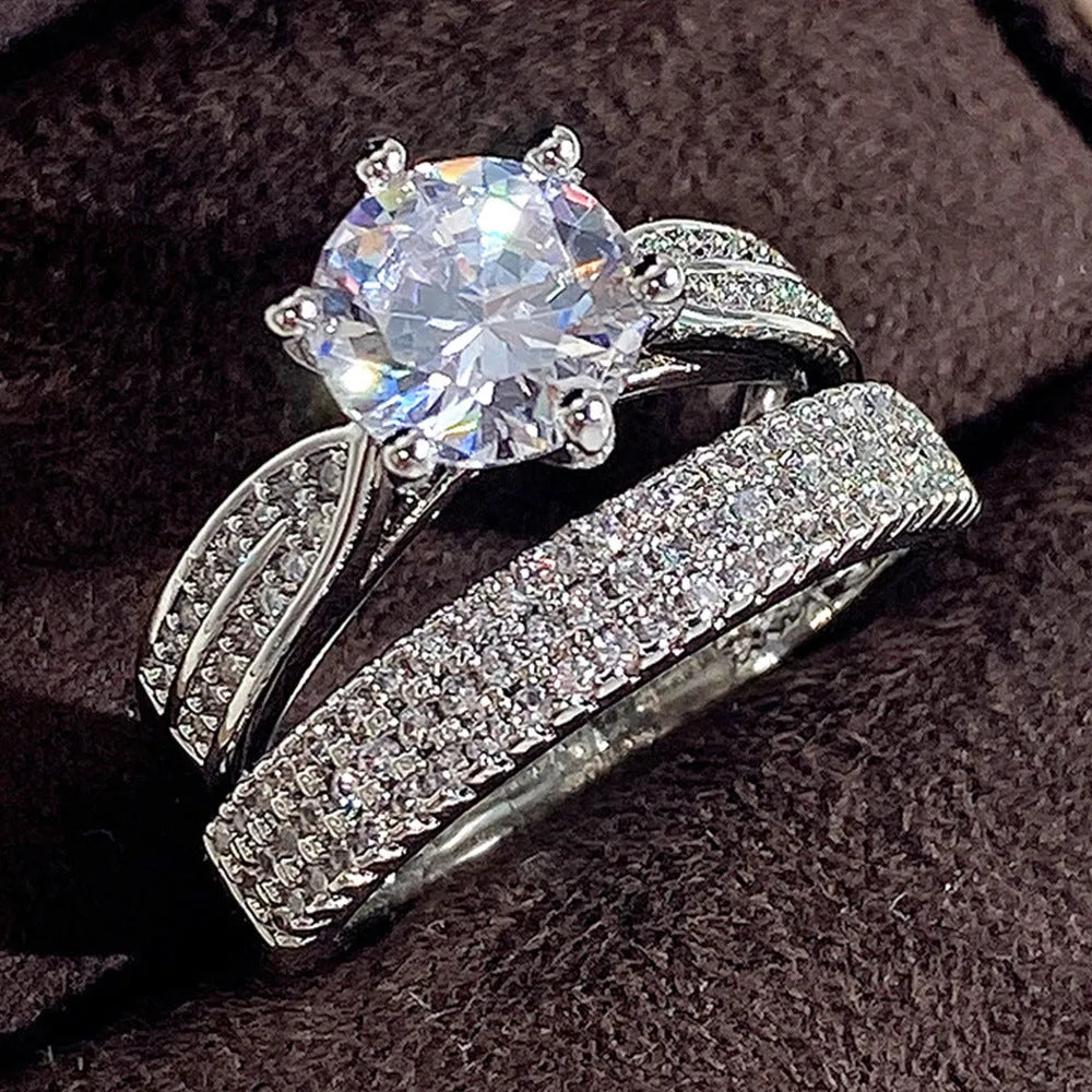 White gold colour alloy wedding ring with geometry round design showing simple bracelet styling