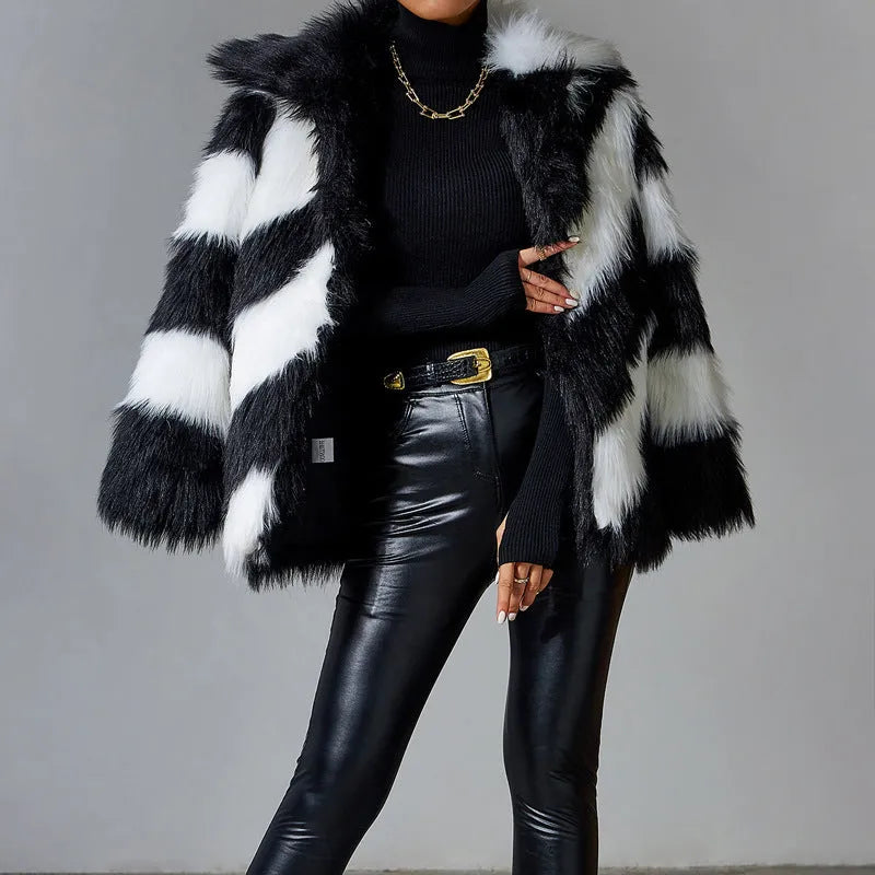 Contrast lapel faux fur coat with removable collar in normal length for commute wear