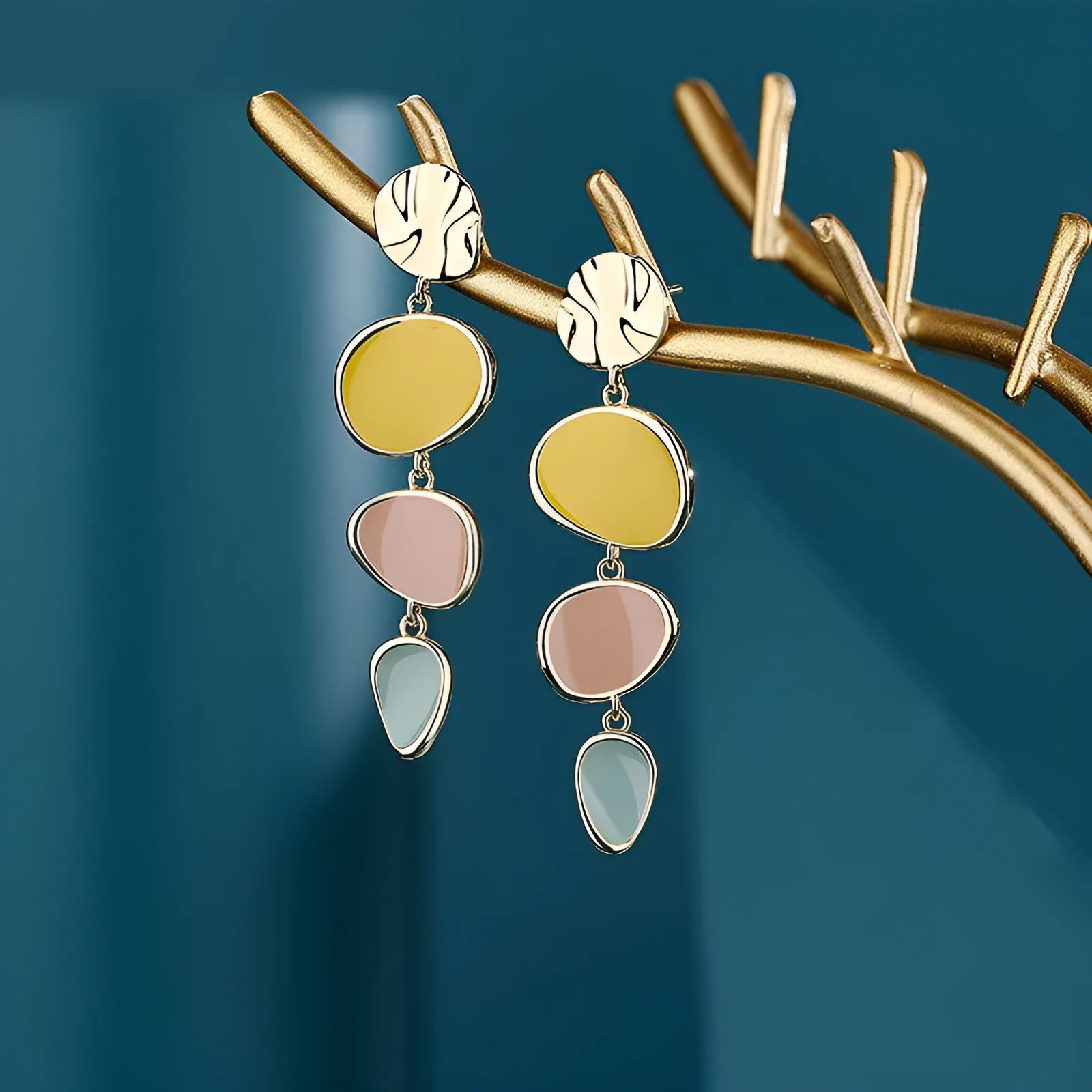 Morandi three-colour dripping oil disc earrings with wafer design on alloy construction