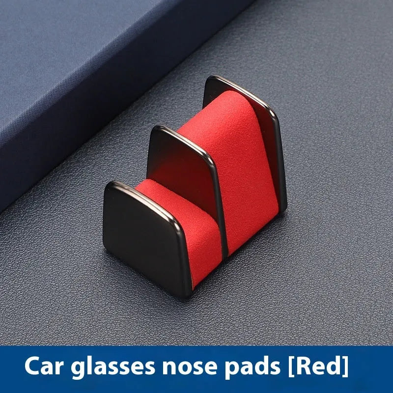 Car dashboard glasses holder in zinc alloy with leather trim, measuring 3.7x3.2x2.5cm