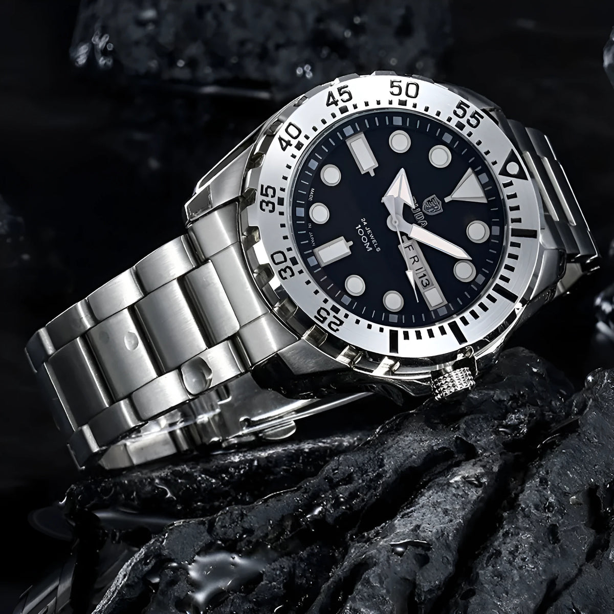 Men's waterproof luminous quartz movement business watch with steel strap in sports style