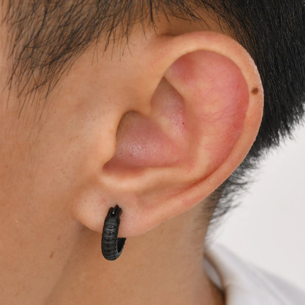Stainless steel snake pattern hip hop earrings in black or gold colour options