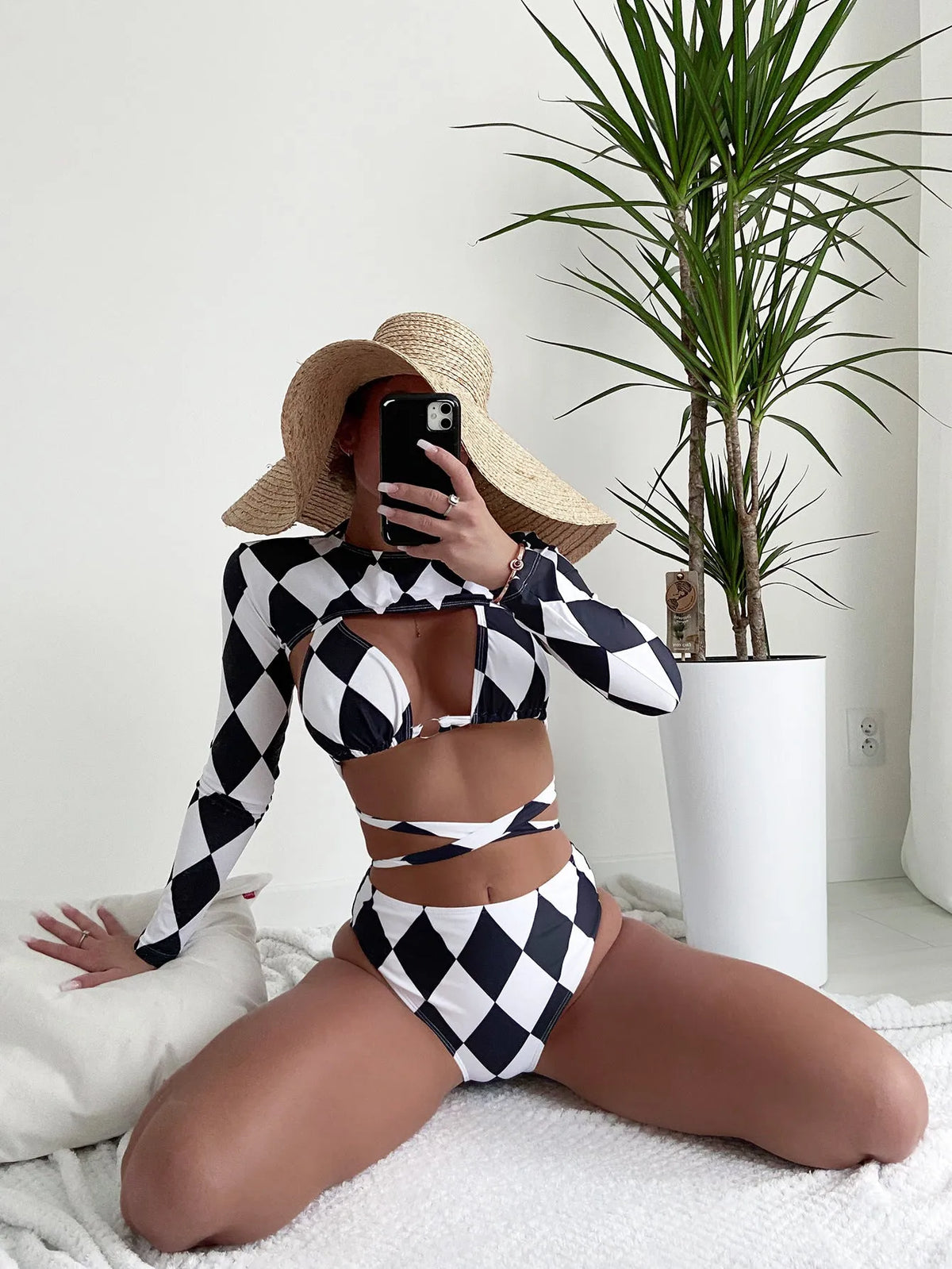 Women's plaid pattern three-piece long sleeve bikini swimsuit set for swimming