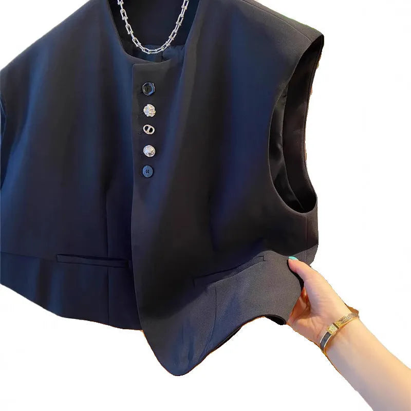 Loose-fitting solid colour polyester waistcoat with pockets available in beige and black sizes S to XXXL